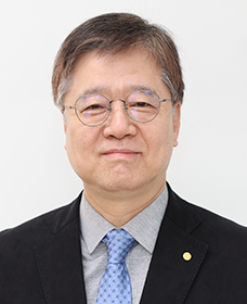 교학부총장 이시철